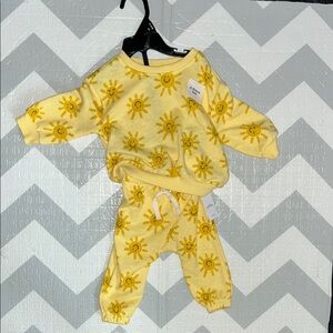 Old Navy Yellow Sunburst Pajama Set 6-12 months